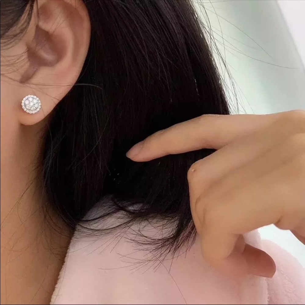💙Cute Sterling Sterling Silver Color Stud Earrings - Picture 4 of 4